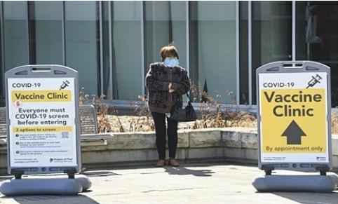 نوبت واکسیناسیون در تورنتو