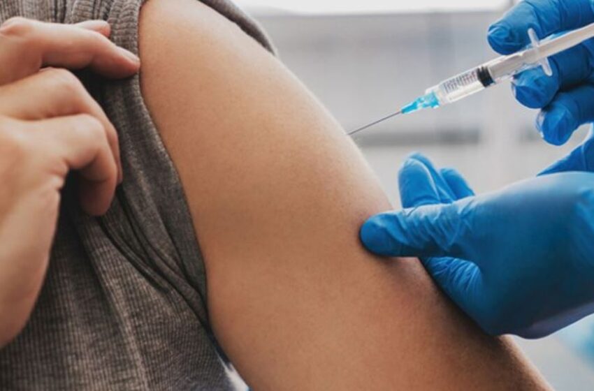 ۵۰٪ از کانادایی‌های واجدشرایط به‌طور کامل در برابر کووید-۱۹ واکسینه شده‌اند