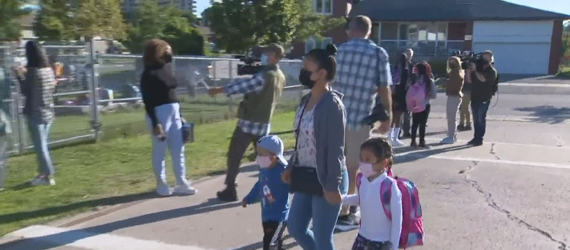 روز اول مدرسه برای والدین دانش‌آموزان تورنتو