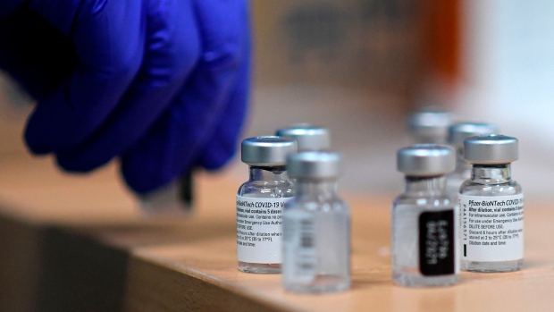  تزریق دوز بوستر واکسن کرونا در کانادا