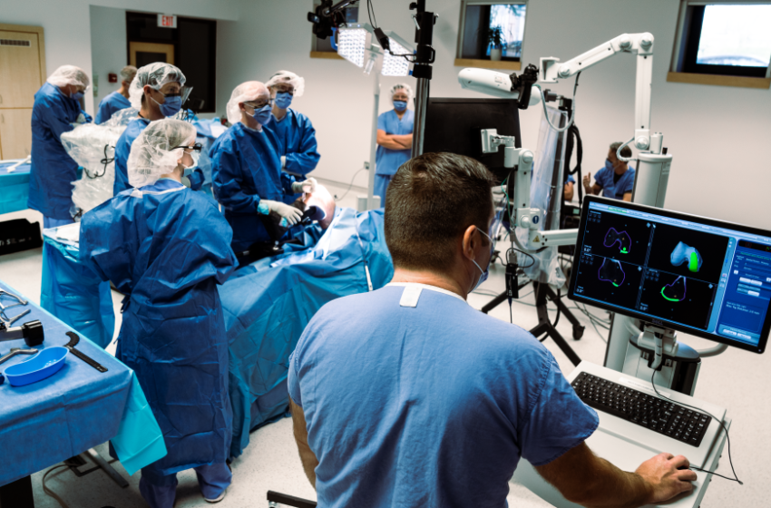  ربات جراحی در بیمارستان هالیفاکس دومین ربات از نوع خود در کانادا