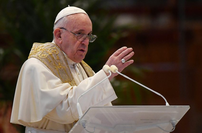  پاپ در سخنرانی عید پاک خواستار صلح در اوکراین شد و خطر جنگ هسته‌ای را نگران‌کننده عنوان کرد