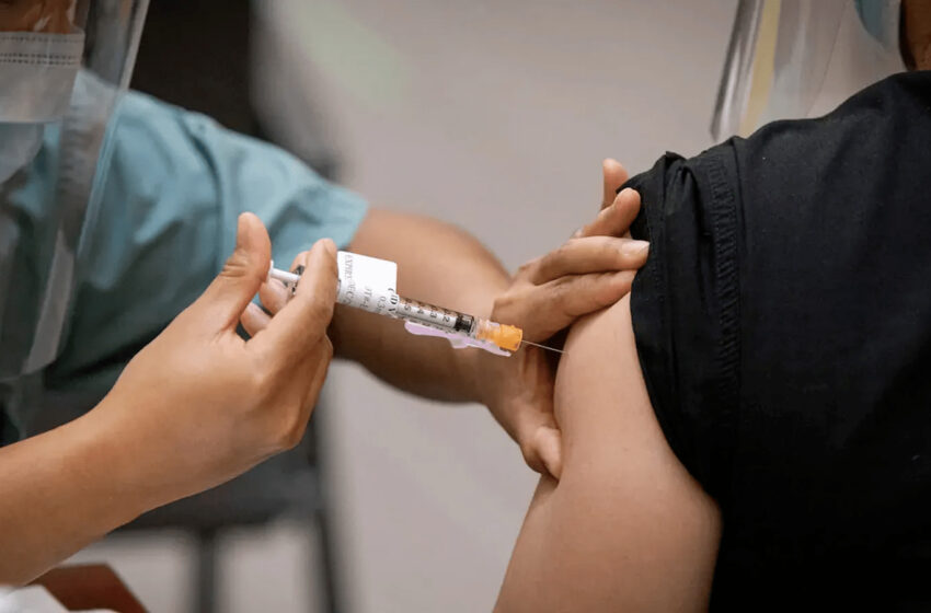  سازمان مشاوره واکسن کانادا به استان ها توصیه می کند که برای ارائه دوز چهارم یعنی “واکسن های تقویت کننده ” آماده شوند