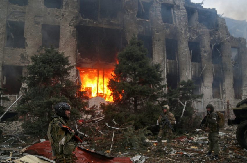  زلنسکی: روسیه حمله به ماریوپل را از سر می گیرد، زیرا اوکراین از آمریکا سلاح می خواهد