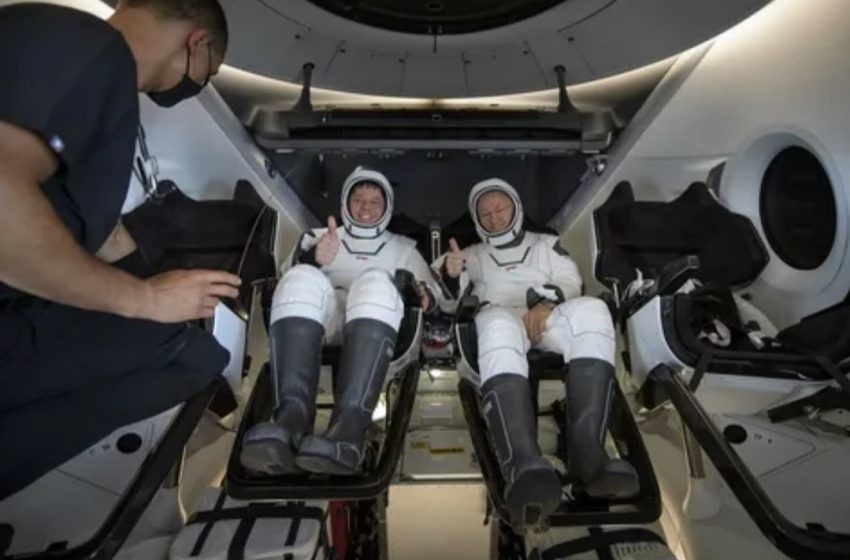  ماموریت فضانوردان خصوصی SpaceX پس از یک هفته تاخیر به پایان می رسد