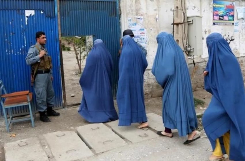  اختلافات طالبان با سرپیچی زنان افغان از حکم حجاب عمیق تر می شود