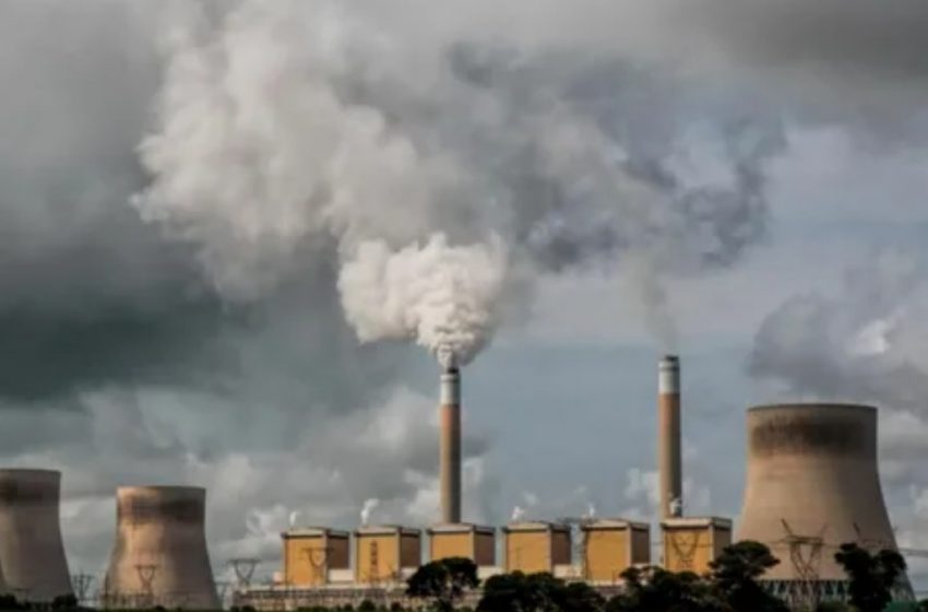  لیبرال های انتاریو وعده کاهش انتشار گازهای گلخانه ای با قوانین صنعتی و حمل و نقل ارزان تر را می دهند