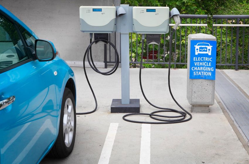  کانادا به دنبال تامین تجهیزات وسایل نقلیه الکتریکی است تا به سمت خودروهای “سبز” حرکت کند