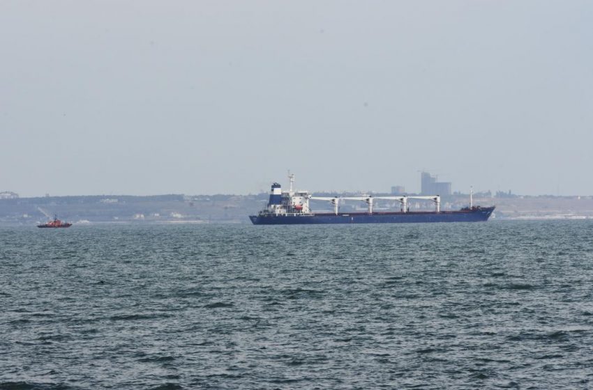  برای اولین بار از زمان حمله روسیه، کشتی های غلات اوکراین بندر اودسا را ترک می کنند